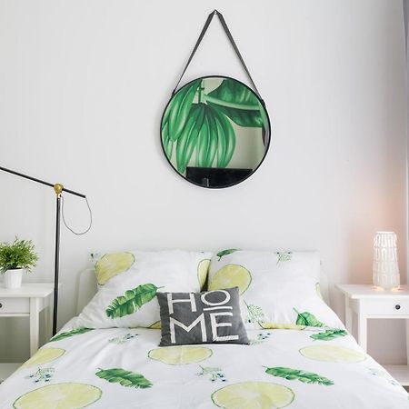 Cozy Modern Studio Green Apartment In Old Town Красков Екстериор снимка