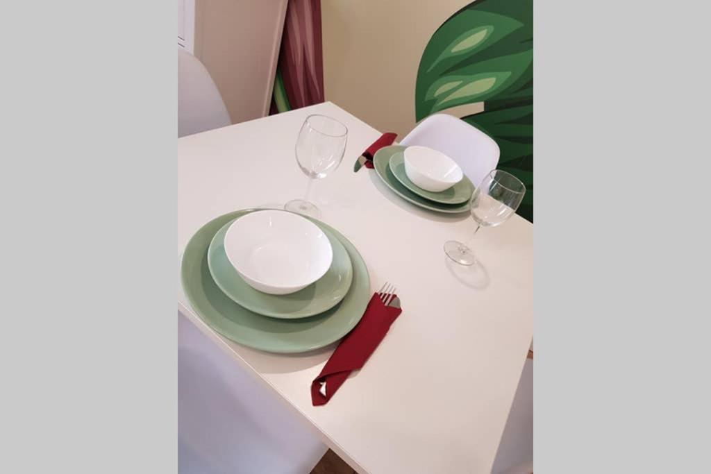 Cozy Modern Studio Green Apartment In Old Town Красков Екстериор снимка