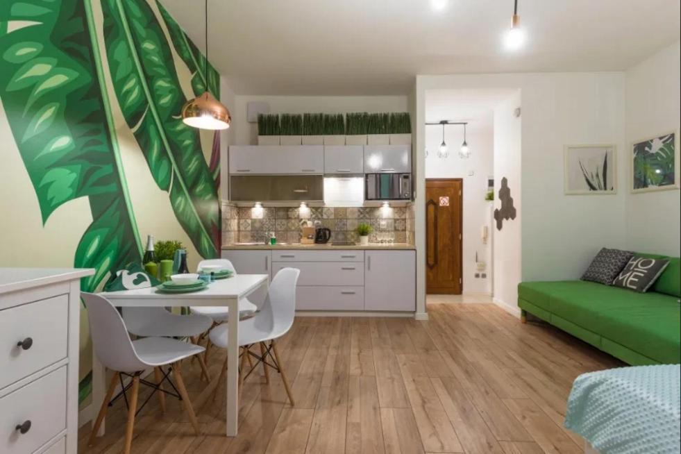 Cozy Modern Studio Green Apartment In Old Town Красков Екстериор снимка