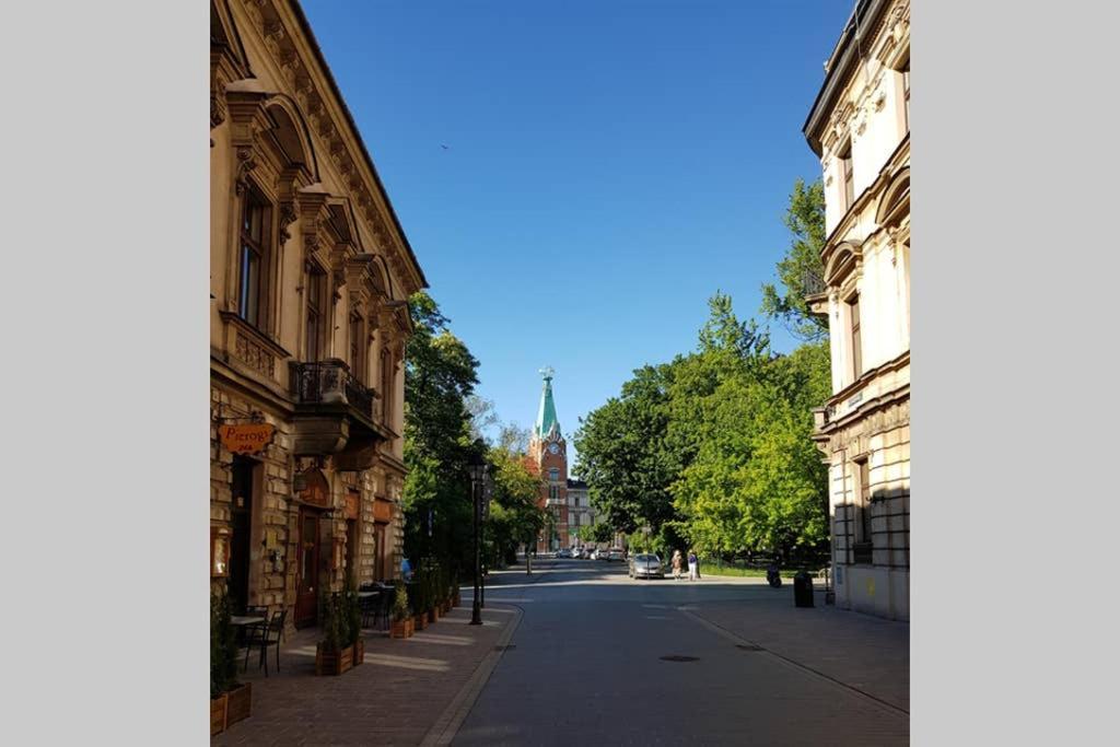 Cozy Modern Studio Green Apartment In Old Town Красков Екстериор снимка