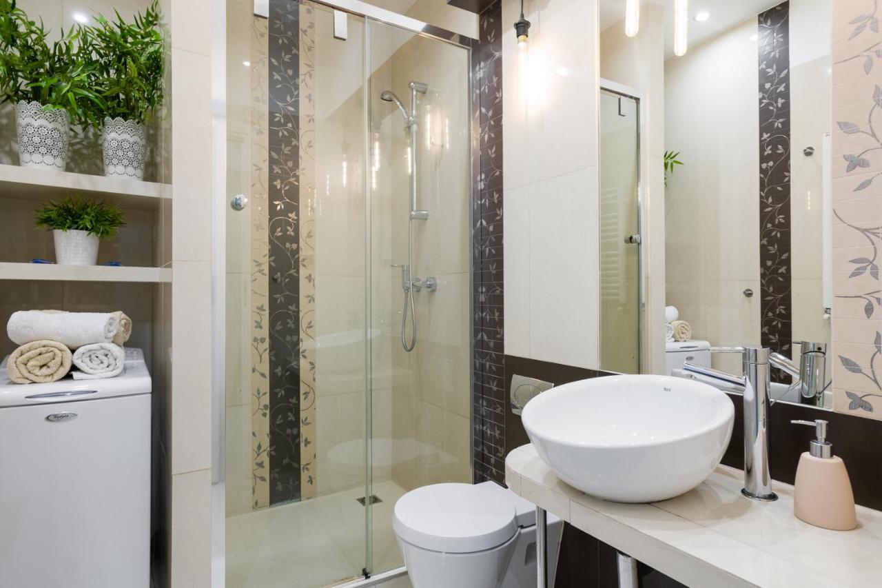 Cozy Modern Studio Green Apartment In Old Town Красков Екстериор снимка