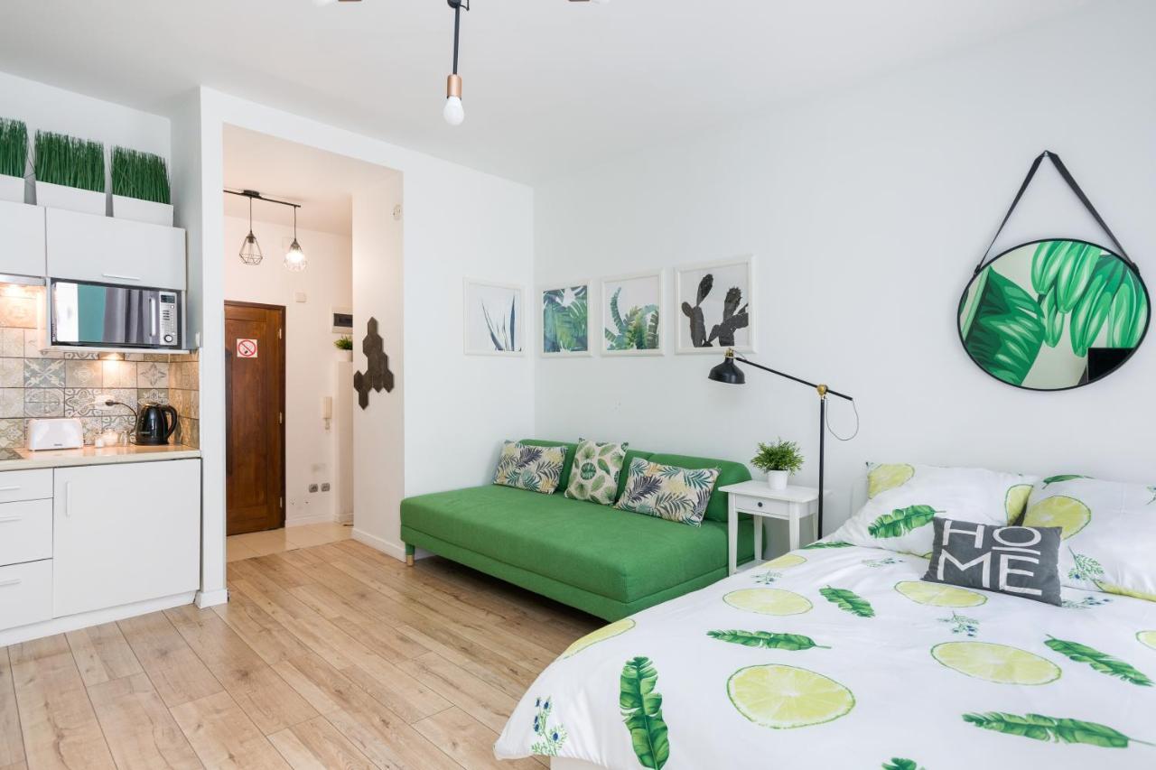 Cozy Modern Studio Green Apartment In Old Town Красков Екстериор снимка