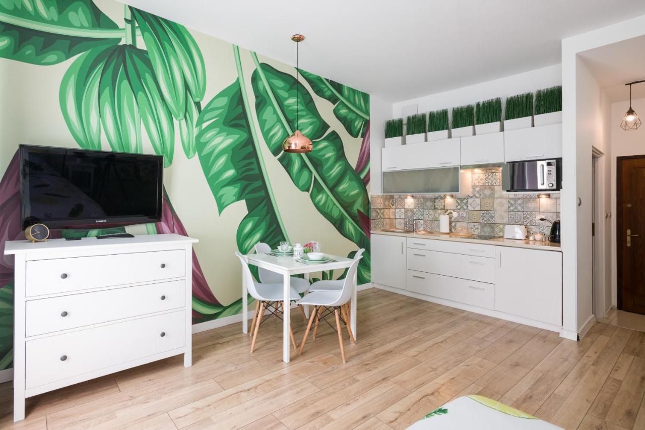 Cozy Modern Studio Green Apartment In Old Town Красков Екстериор снимка